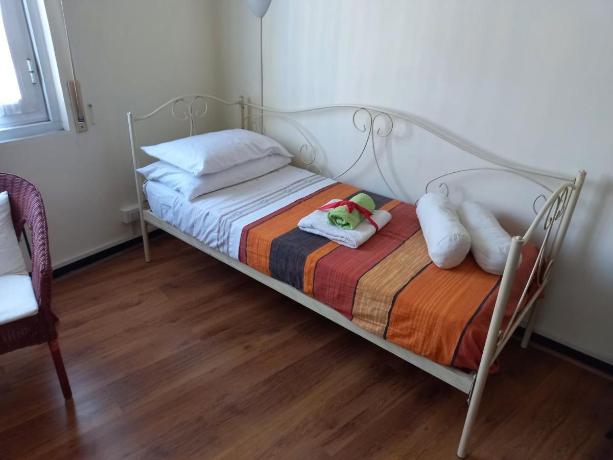 Il Riposo Del Guerriero Guesthouse Генуа Екстериор снимка