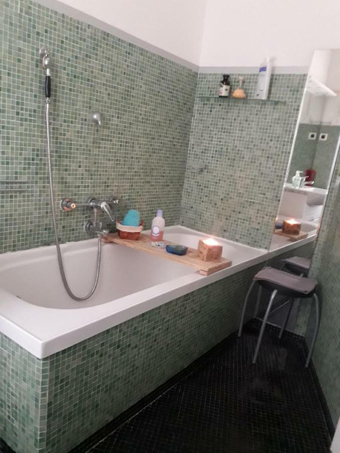 Il Riposo Del Guerriero Guesthouse Генуа Екстериор снимка